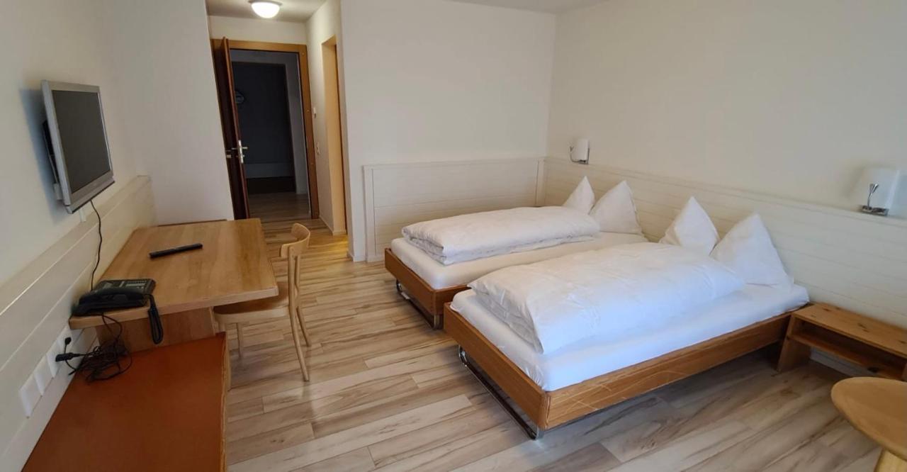 Hotel Breiti Bachenbulach Exteriör bild