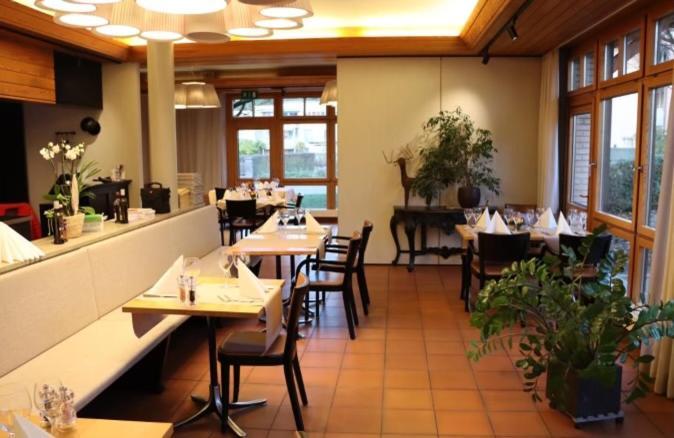 Hotel Breiti Bachenbulach Exteriör bild